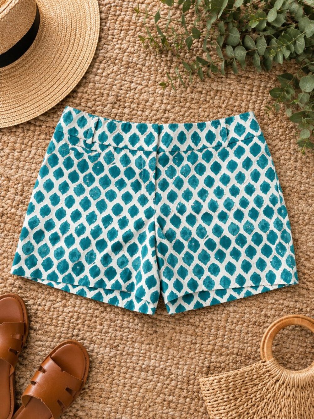 Ann Taylor LOFT Geo Print Shorts Size 4 Teal White Summer Shorts